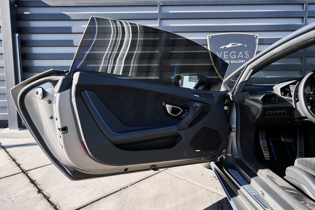Used 2023 Lamborghini Huracan Tecnica image 25