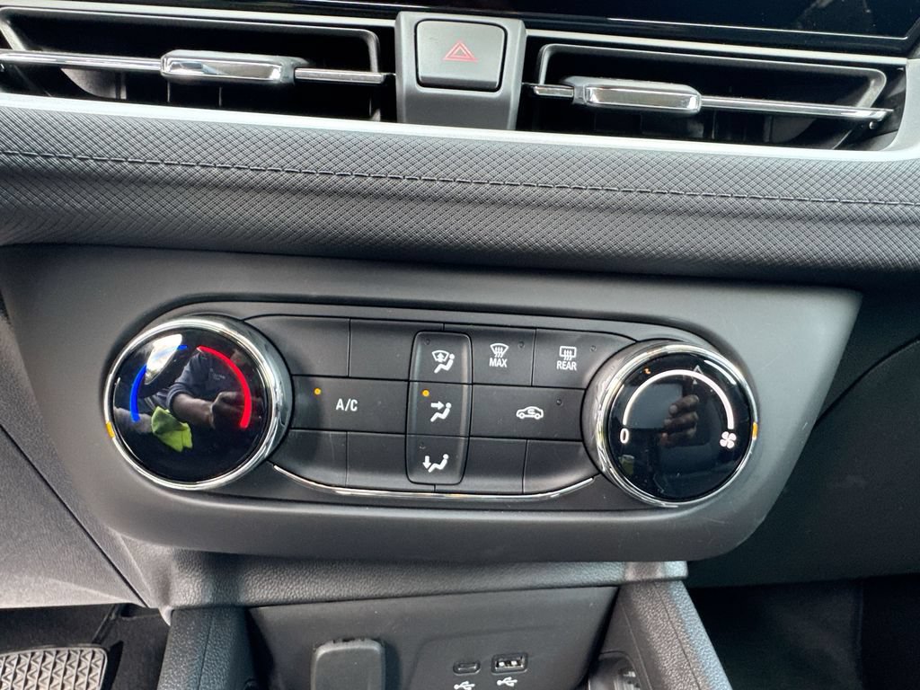 Used 2026 Chevrolet TrailBlazer LS w/ LS Convenience Package FWD image 25
