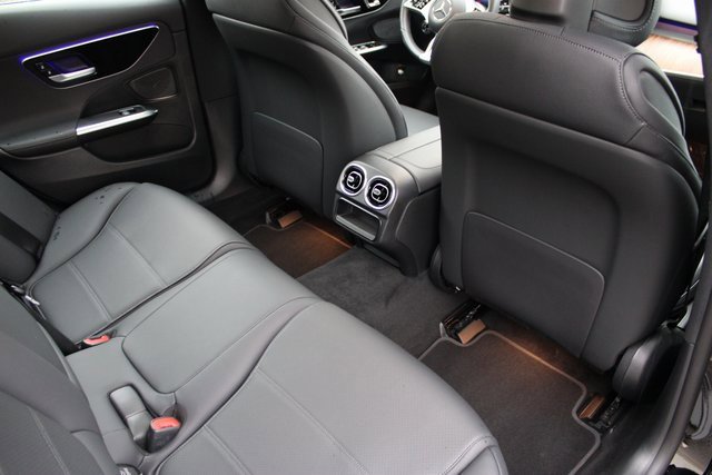 Used 2024 Mercedes-Benz C 300 Sedan image 15