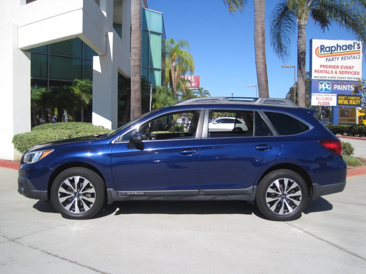 Used 2015 Subaru Outback 2.5i Limited AWD/4WD image 2