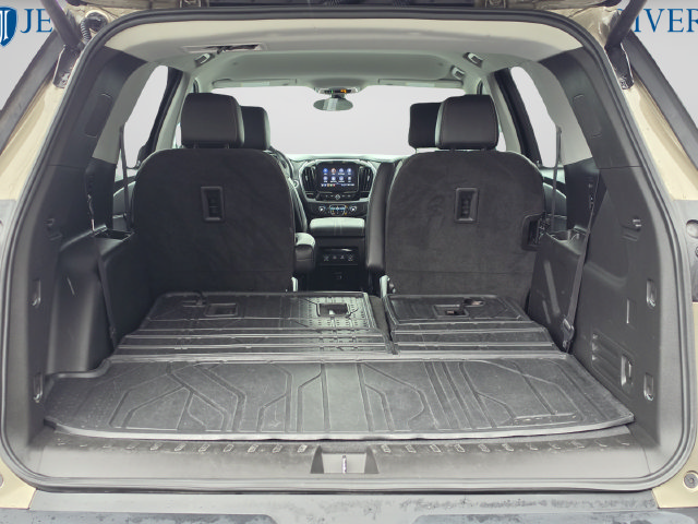 Used 2020 Chevrolet Traverse LT w/ LPO, Floor Liner Package FWD image 17