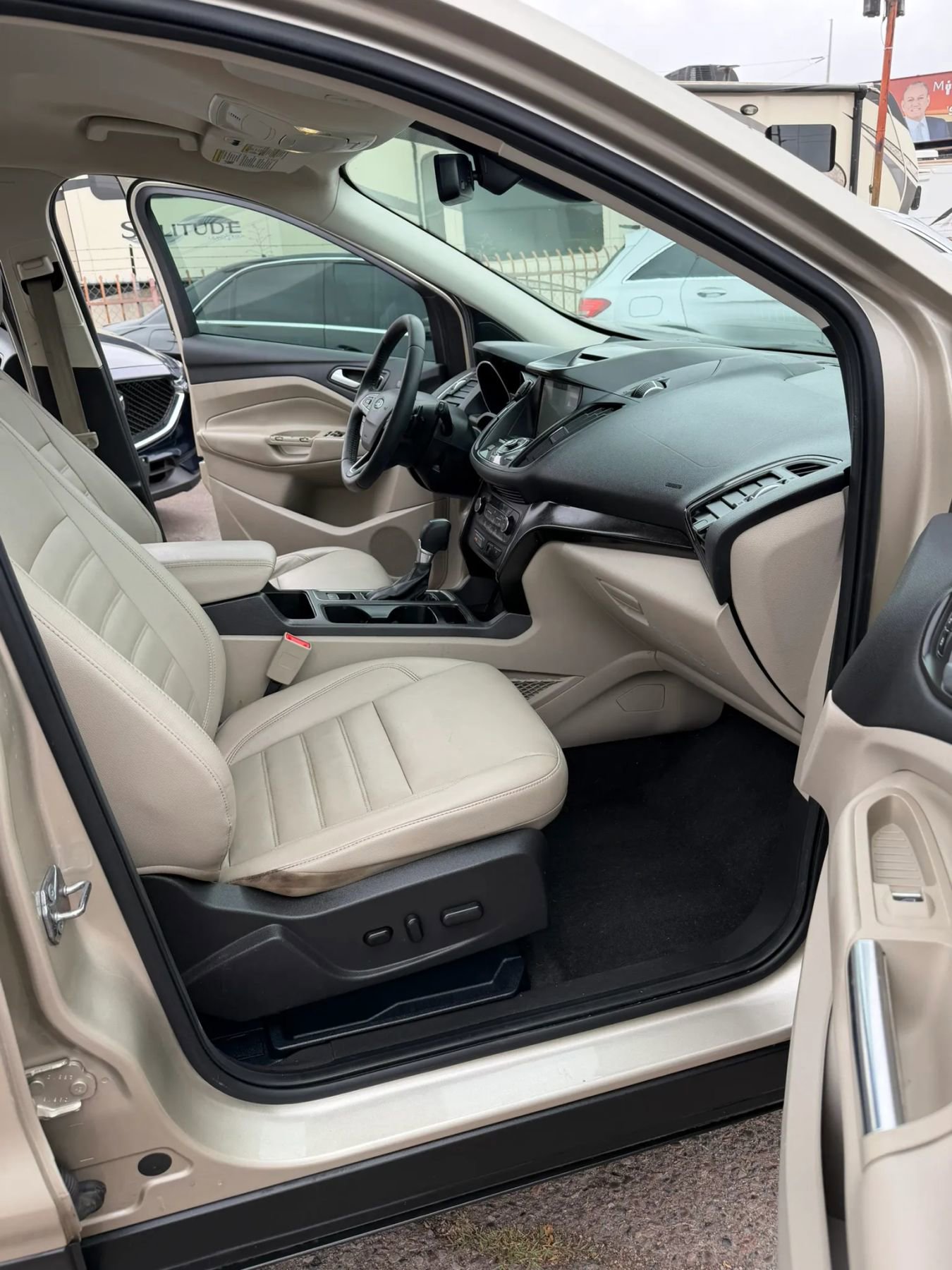 Used 2017 Ford Escape Titanium image 12