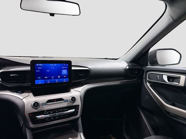 Used 2023 Ford Explorer XLT image 23