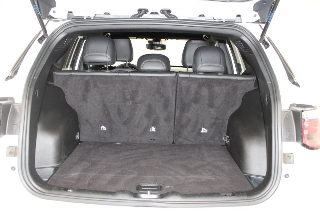 Used 2025 Jeep Compass Trailhawk image 14