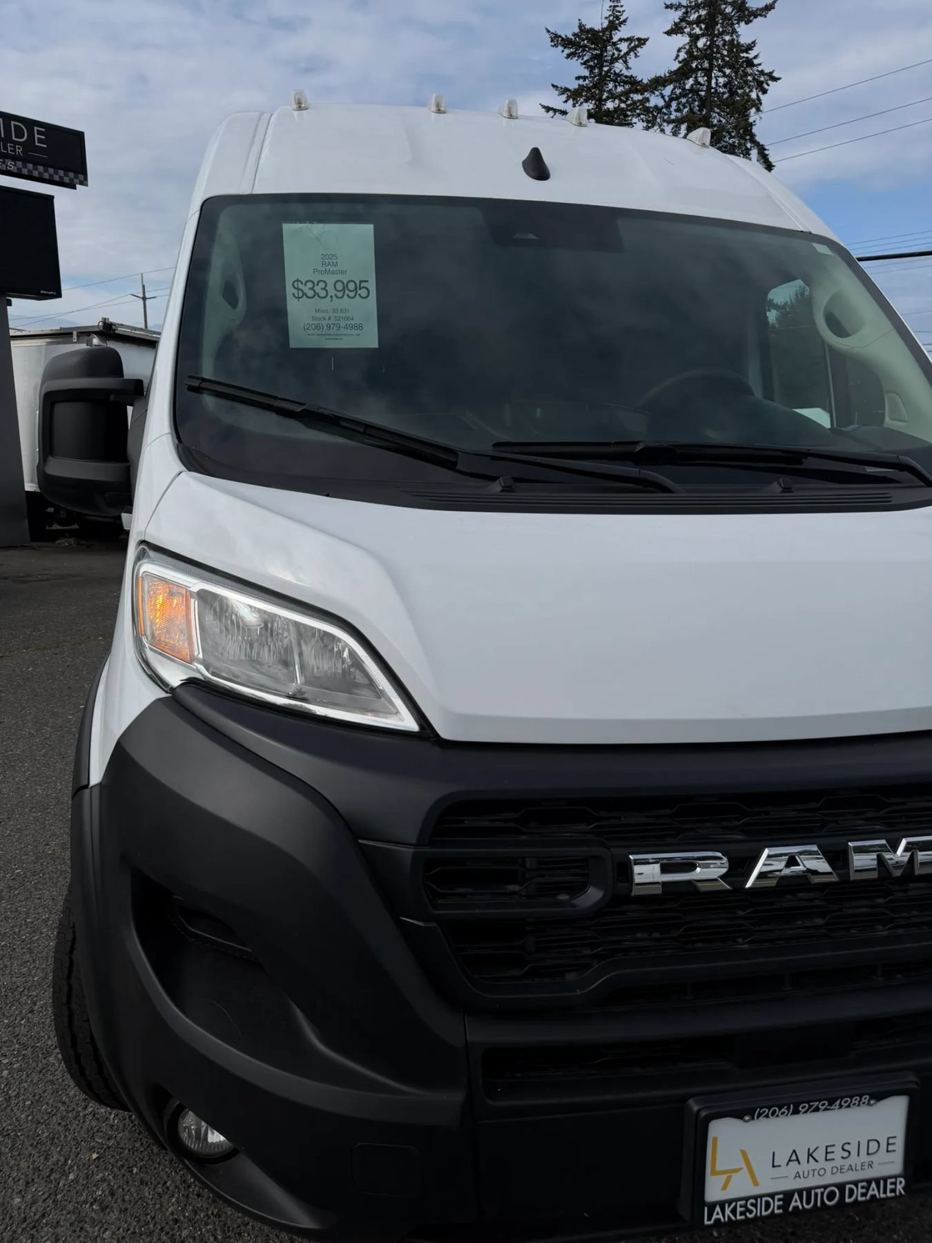 Used 2025 RAM ProMaster 2500 w/ Convenience Group FWD image 13