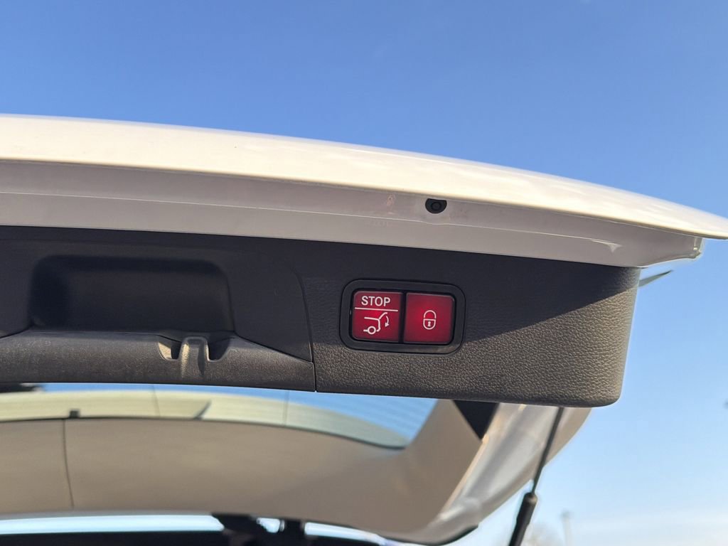 Used 2022 Mercedes-Benz GLC 300 4MATIC image 15