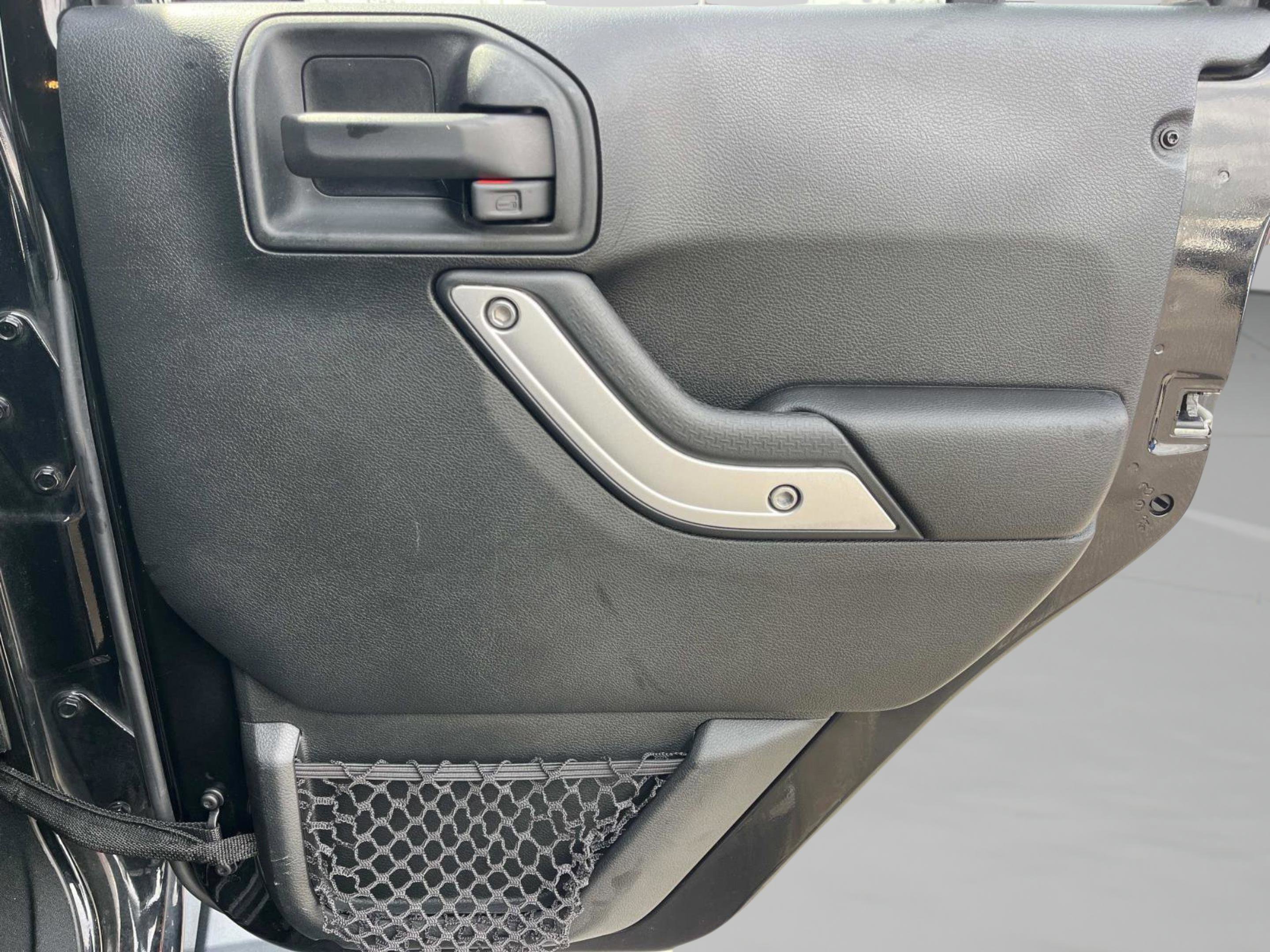 Used 2018 Jeep Wrangler Unlimited Sahara w/ Dual Top Group image 23