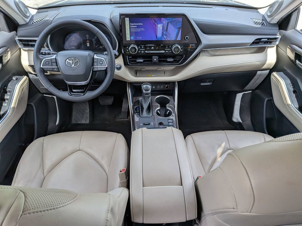 Used 2023 Toyota Highlander Limited AWD/4WD image 27