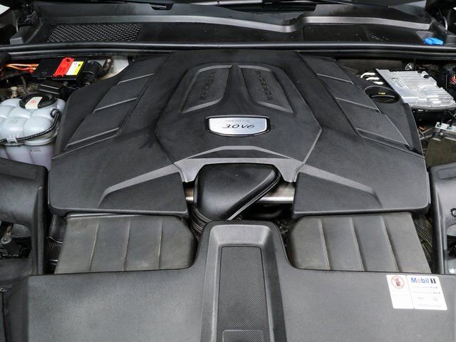 Used 2020 Porsche Cayenne AWD w/ Premium Package Plus image 36