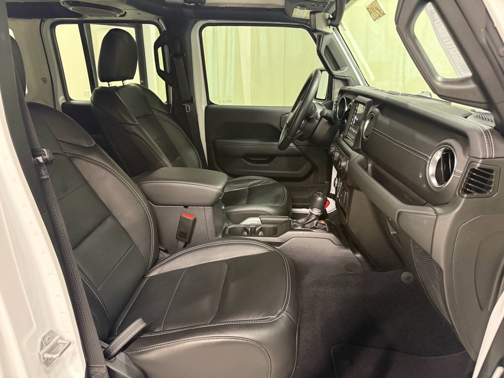 Used 2023 Jeep Wrangler Sahara w/ Cold Weather Group image 13