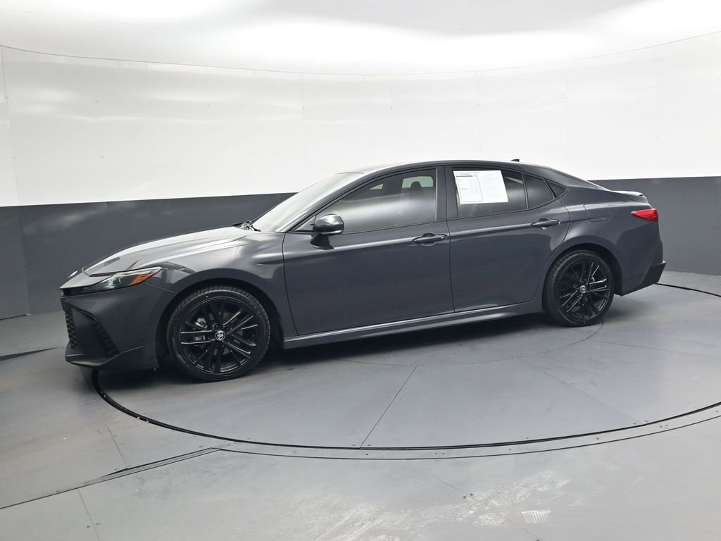 Used 2025 Toyota Camry SE w/ Convenience Package image 8