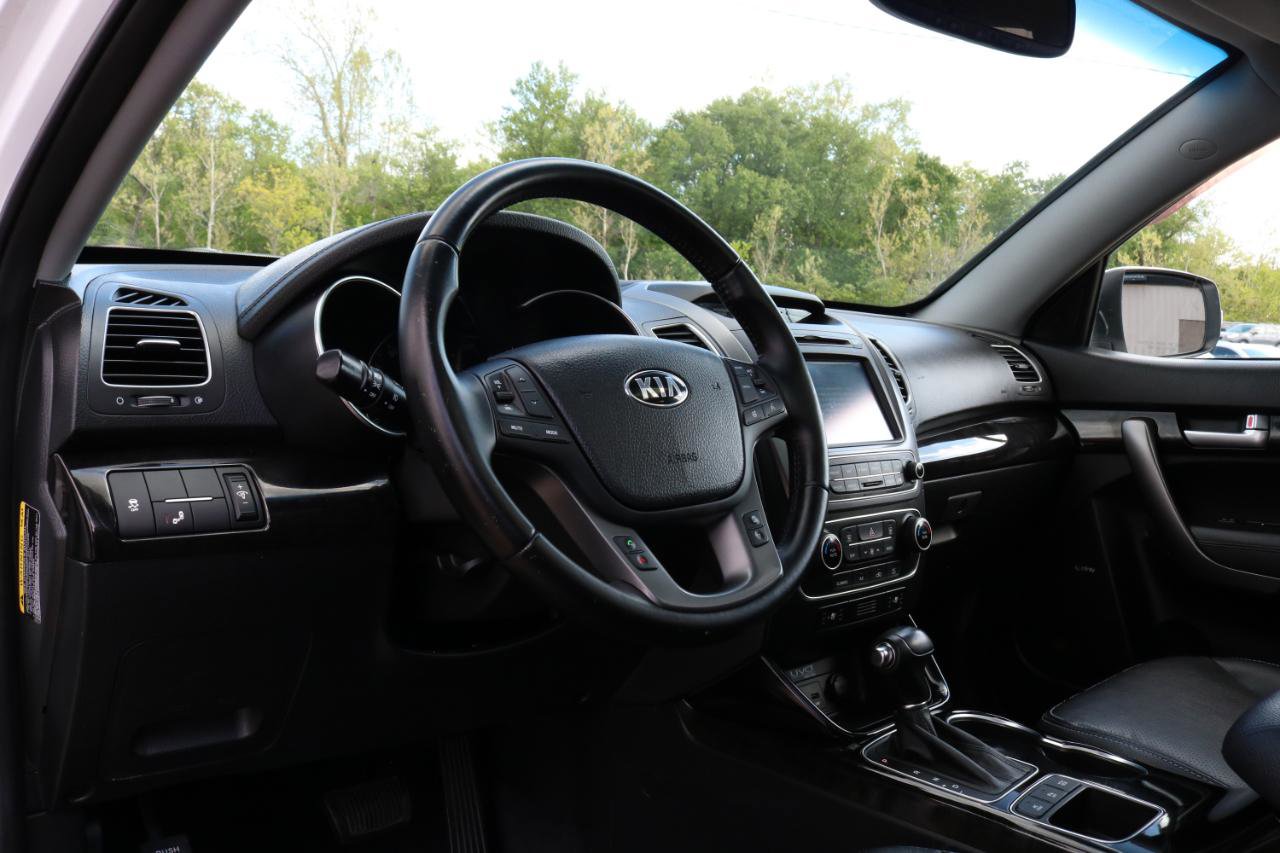 Used 2014 Kia Sorento SX w/ 3rd Row Package FWD image 24