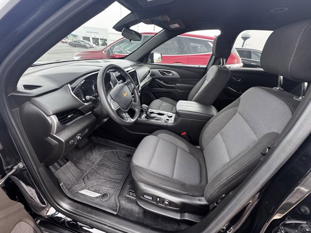 Used 2023 Chevrolet Traverse LT image 6