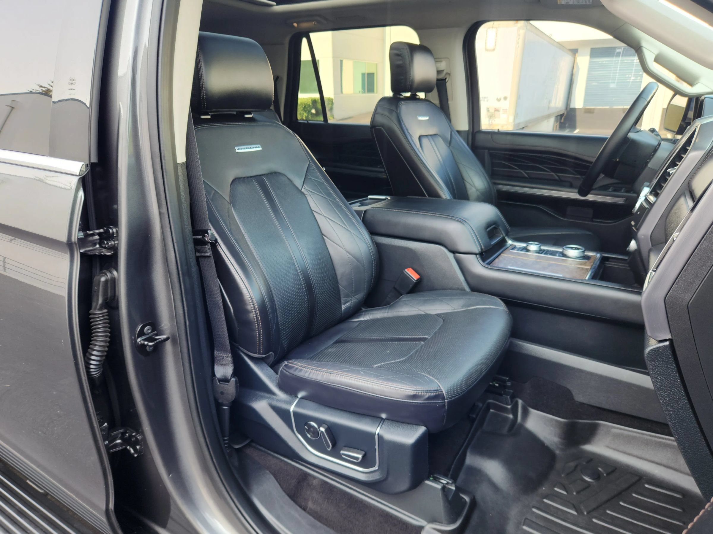 Used 2021 Ford Expedition Max Platinum AWD/4WD image 25