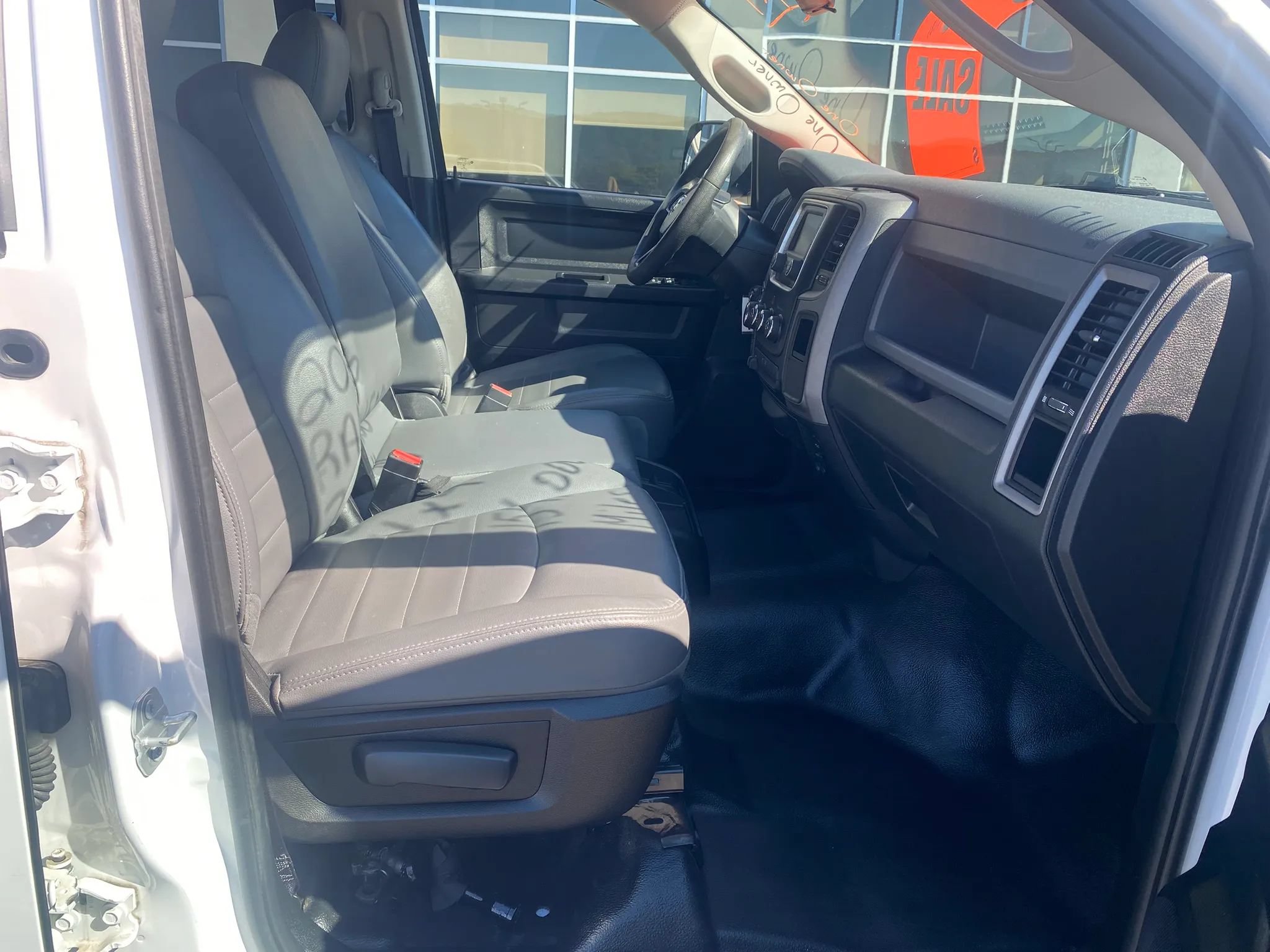 Used 2016 RAM 1500 ST AWD/4WD image 23