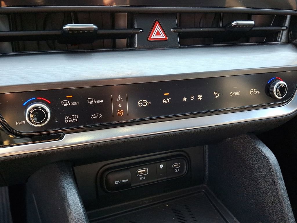 Certified 2025 Kia Sportage EX w/ Premium Package image 16