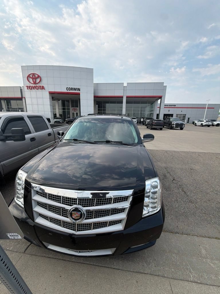 Used 2013 Cadillac Escalade Platinum AWD/4WD image 8