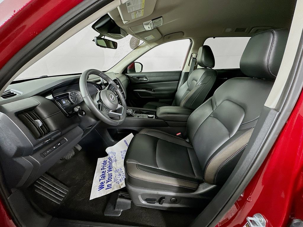 Certified 2024 Nissan Pathfinder SL image 30