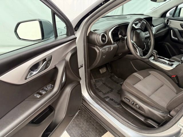 Used 2025 Chevrolet Blazer LT image 30