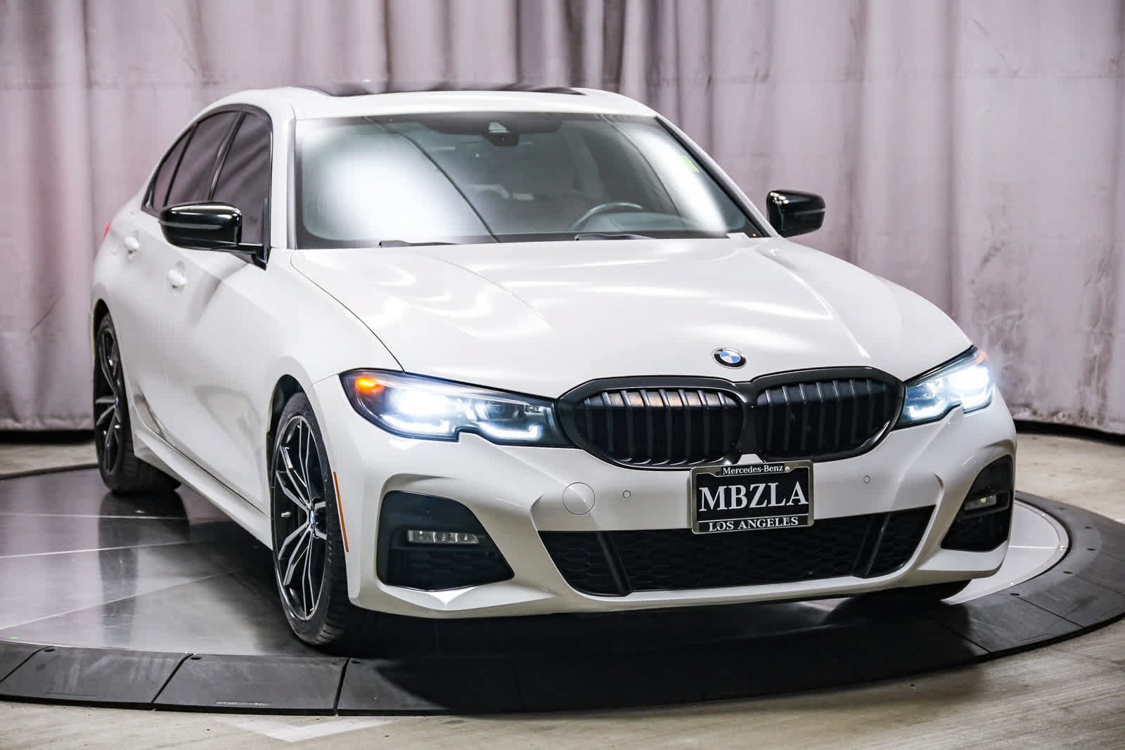 Used 2022 BMW 330i Sedan w/ M Sport Package RWD image 5