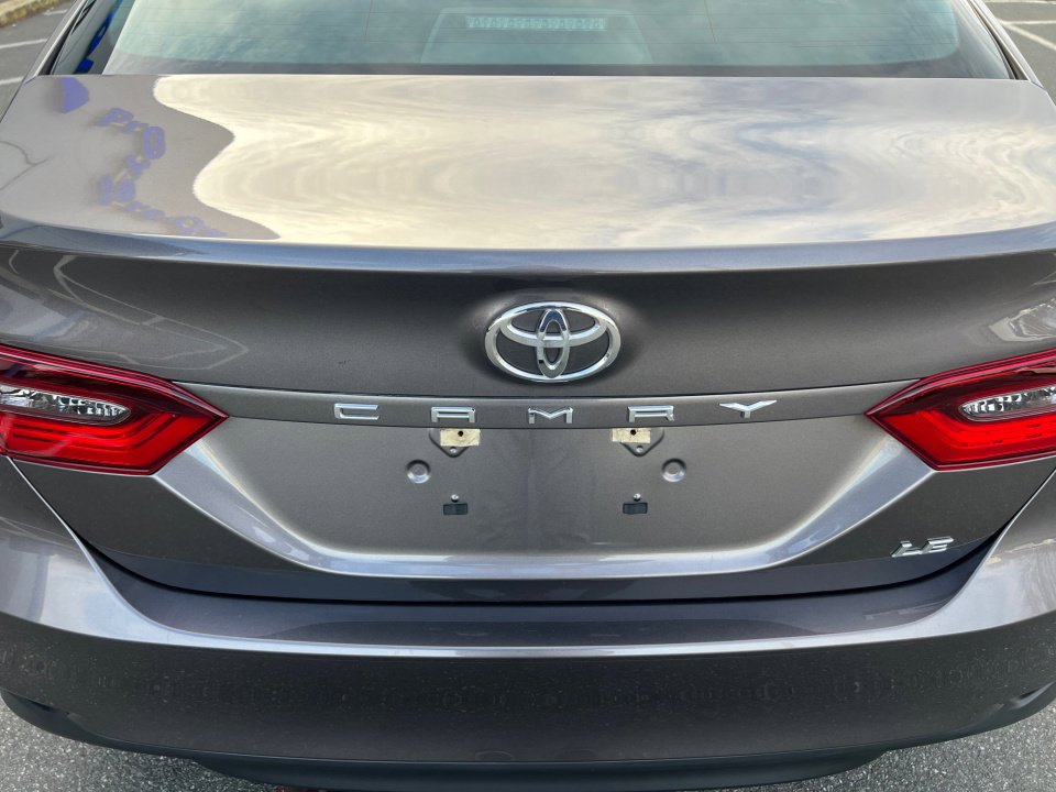 Used 2022 Toyota Camry LE image 18