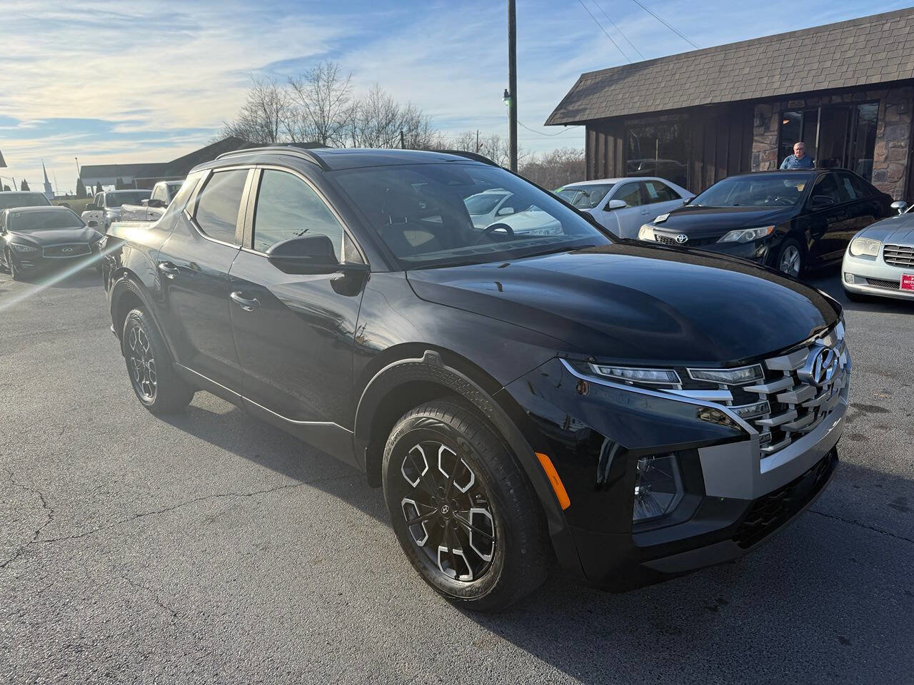 Used 2023 Hyundai Santa Cruz SEL Premium image 2