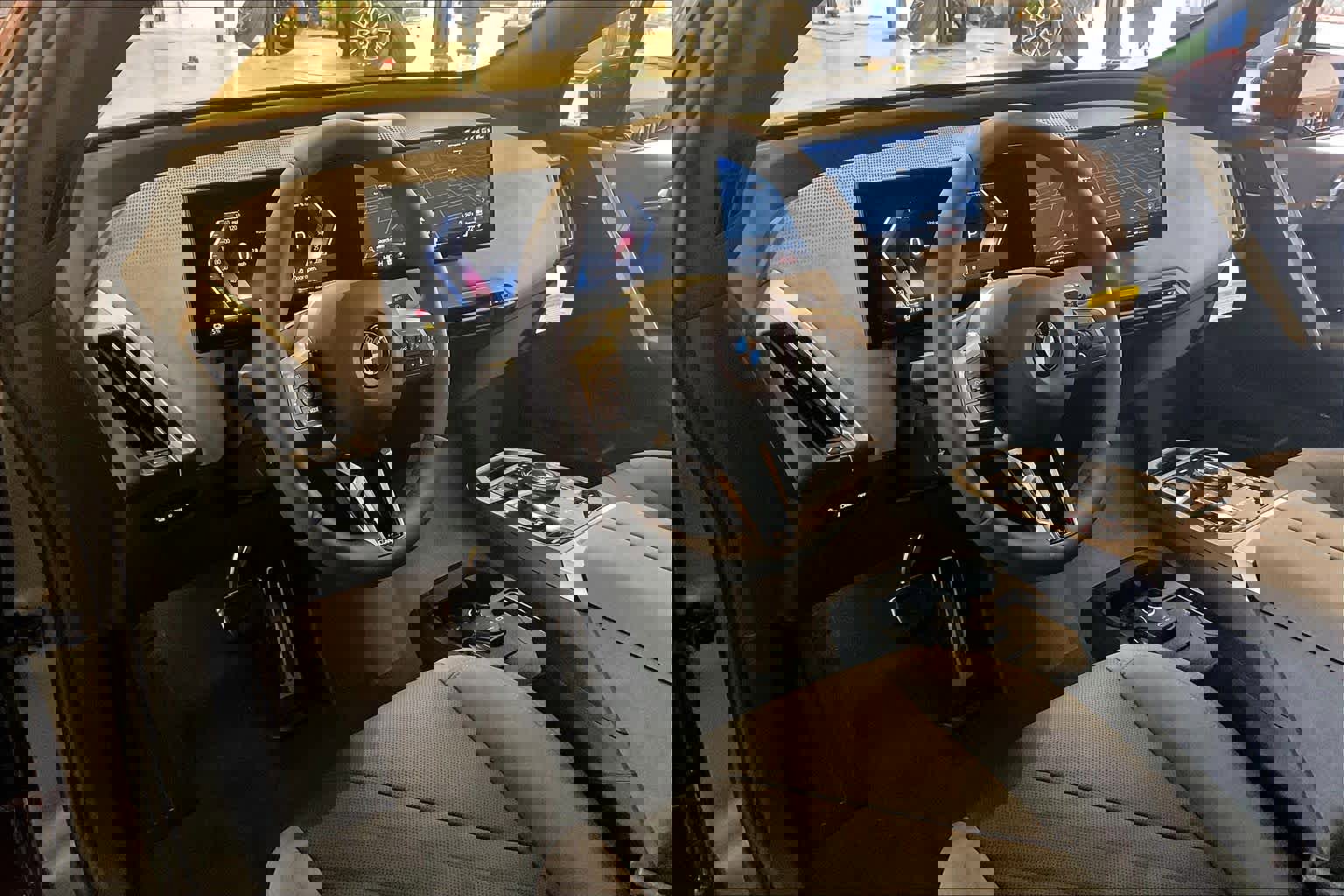 New 2026 BMW iX xDrive60 w/ M Sport Package image 8