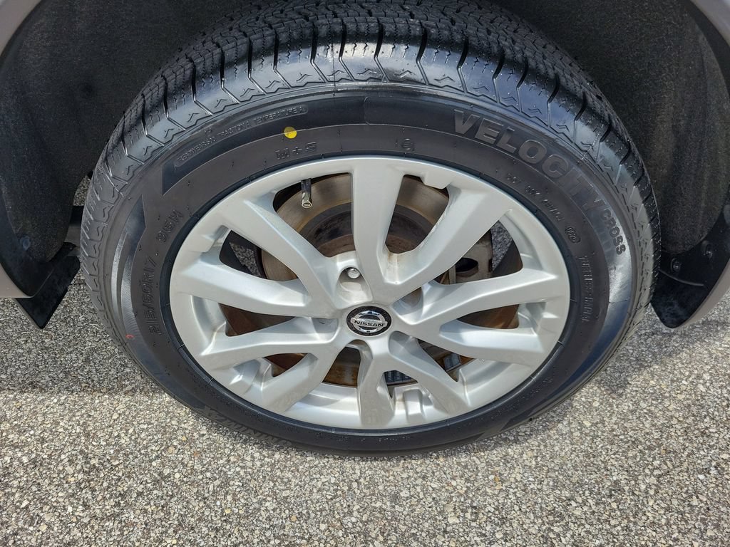 Used 2021 Nissan Rogue Sport SV FWD image 8