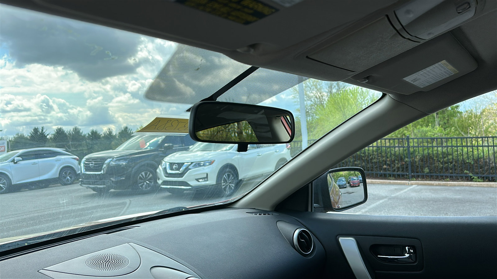 Used 2015 Nissan Rogue S w/ Convenience Package image 23