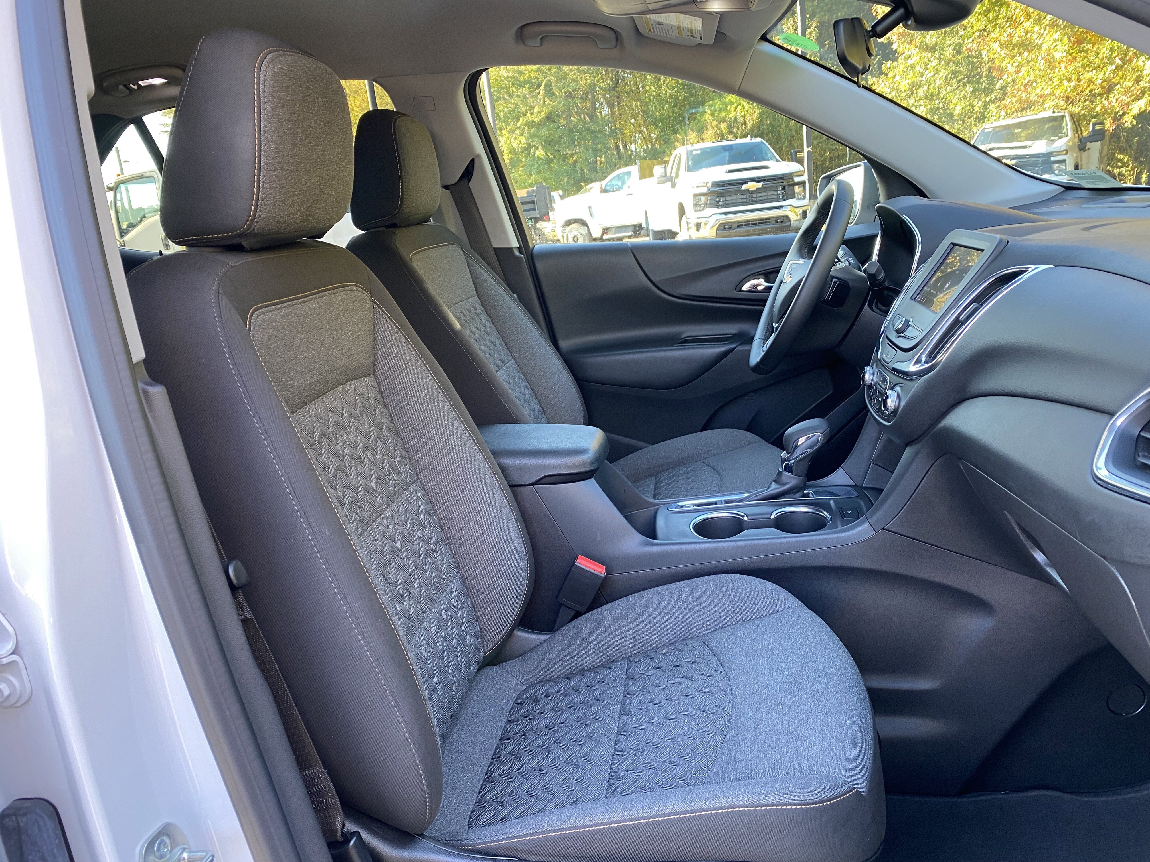 Used 2024 Chevrolet Equinox LT image 33