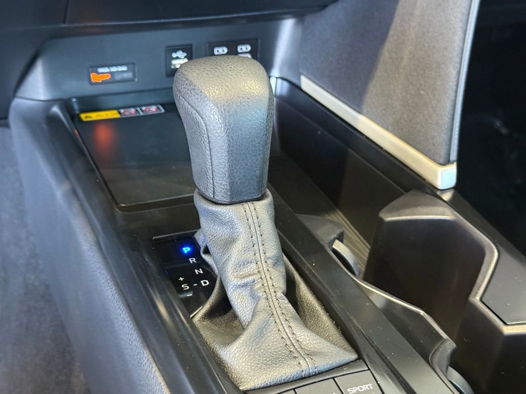Used 2025 Toyota Camry LE image 24