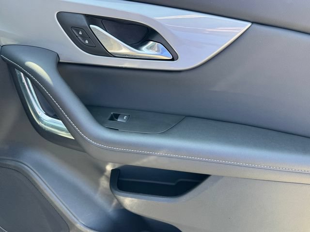 Certified 2025 Chevrolet Blazer LT FWD image 8