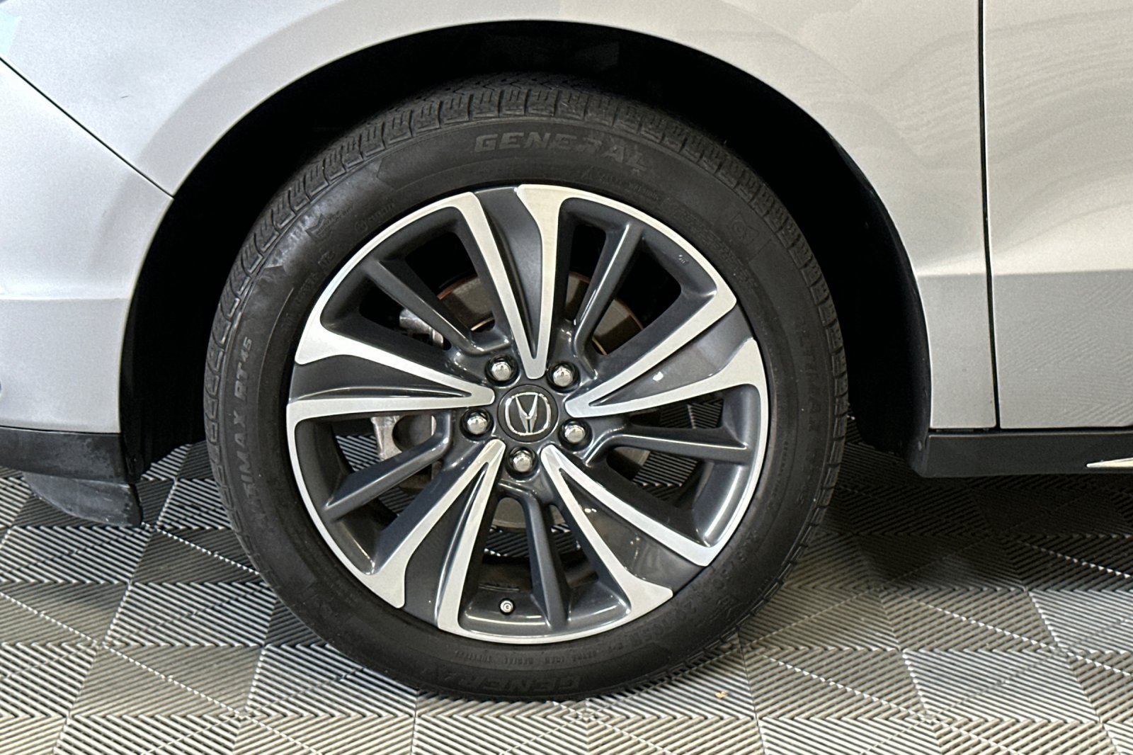 Used 2020 Acura MDX w/ Technology Package AWD/4WD image 45