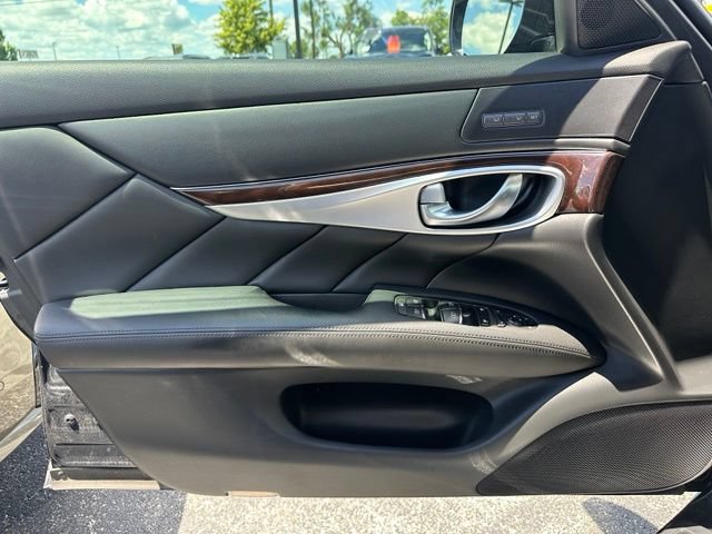 Used 2018 INFINITI Q70 L 3.7 AWD/4WD image 27