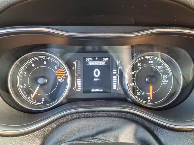 Used 2019 Jeep Cherokee Latitude Plus w/ Comfort/Convenience Group AWD/4WD image 21