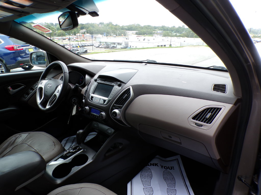 Used 2012 Hyundai Tucson Limited w/ Premium Pkg AWD/4WD image 14