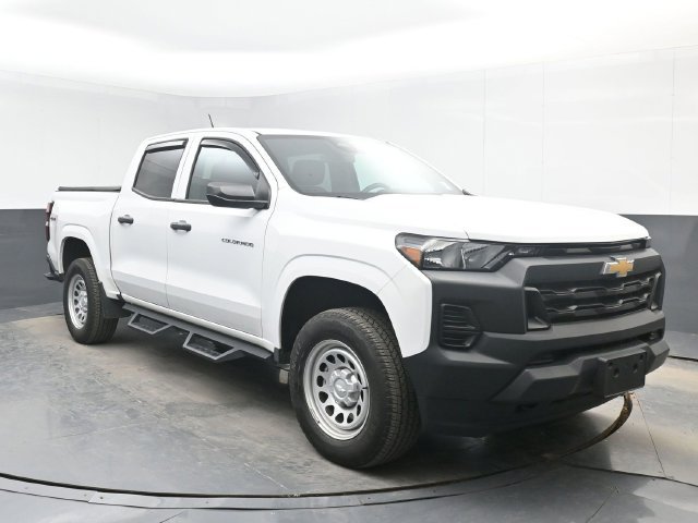 Used 2024 Chevrolet Colorado W/T w/ WT Convenience Package AWD/4WD image 2
