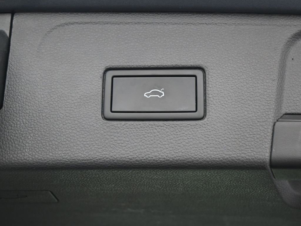 Used 2021 Volkswagen Atlas SE image 36