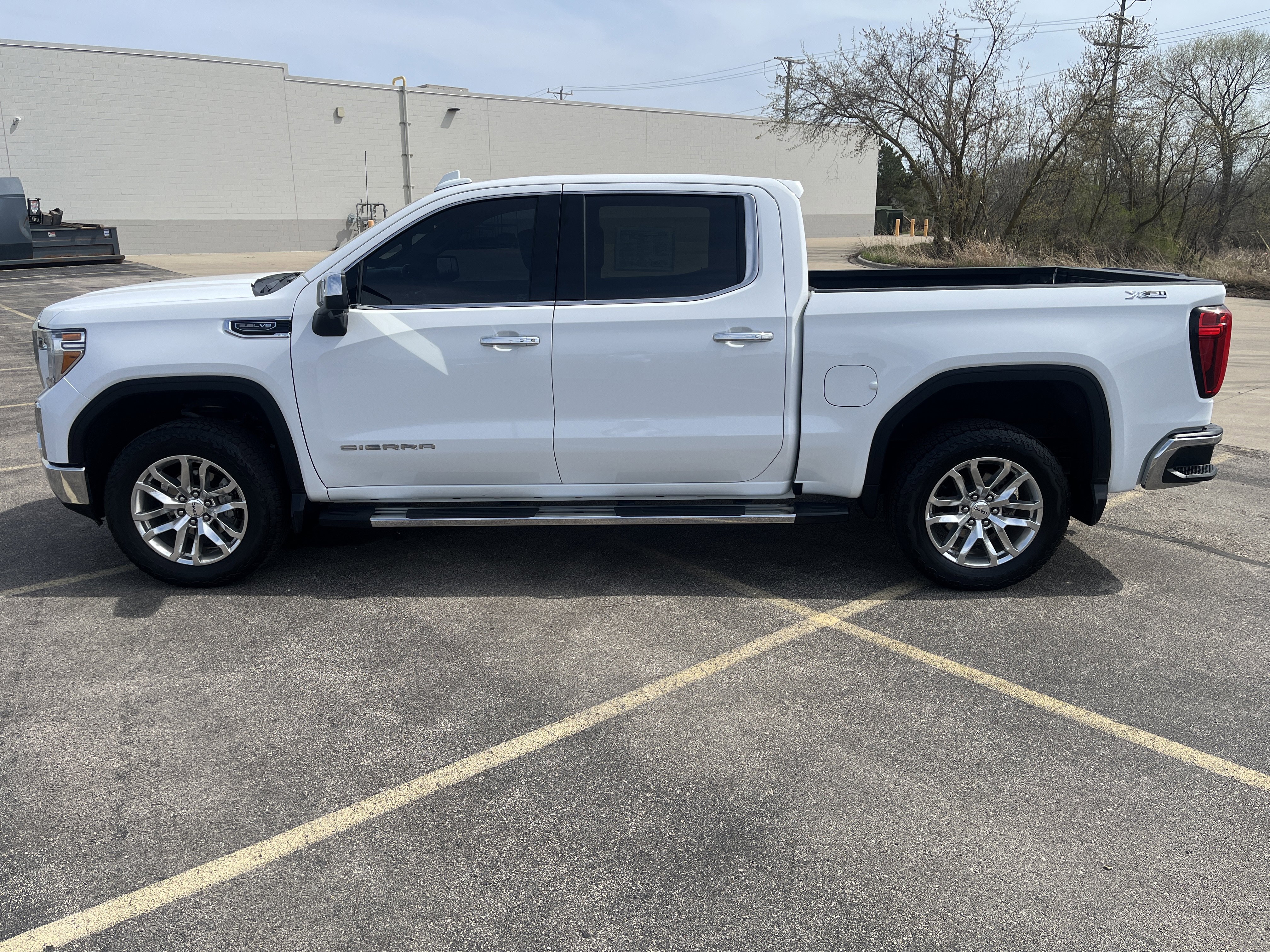 Used 2022 GMC Sierra 1500 SLT w/ SLT Premium Plus Package AWD/4WD image 3