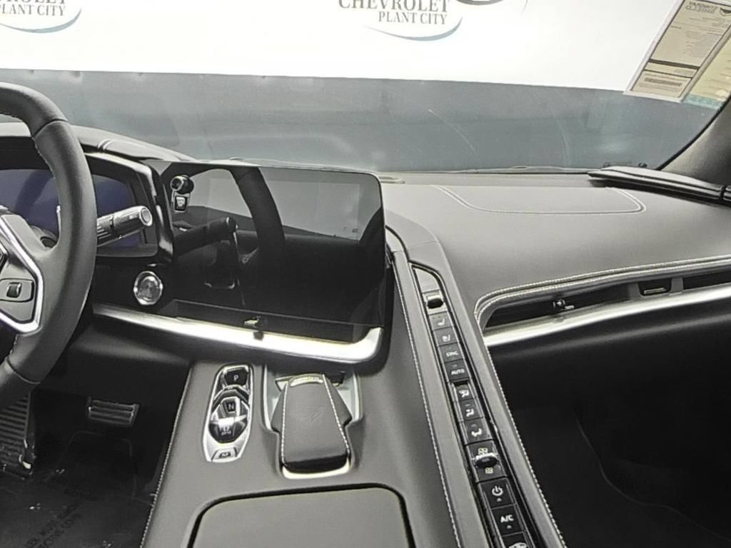 Used 2025 Chevrolet Corvette Stingray Premium Cpe w/ Z51 Performance Package RWD image 13