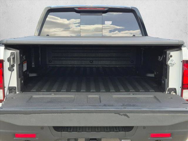 Used 2025 Honda Ridgeline Black Edition image 6