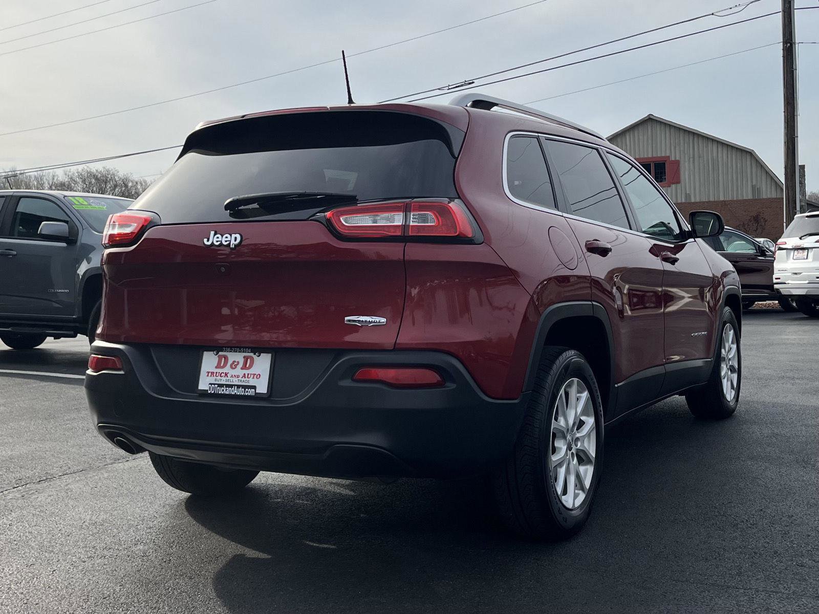 Used 2017 Jeep Cherokee Latitude image 23