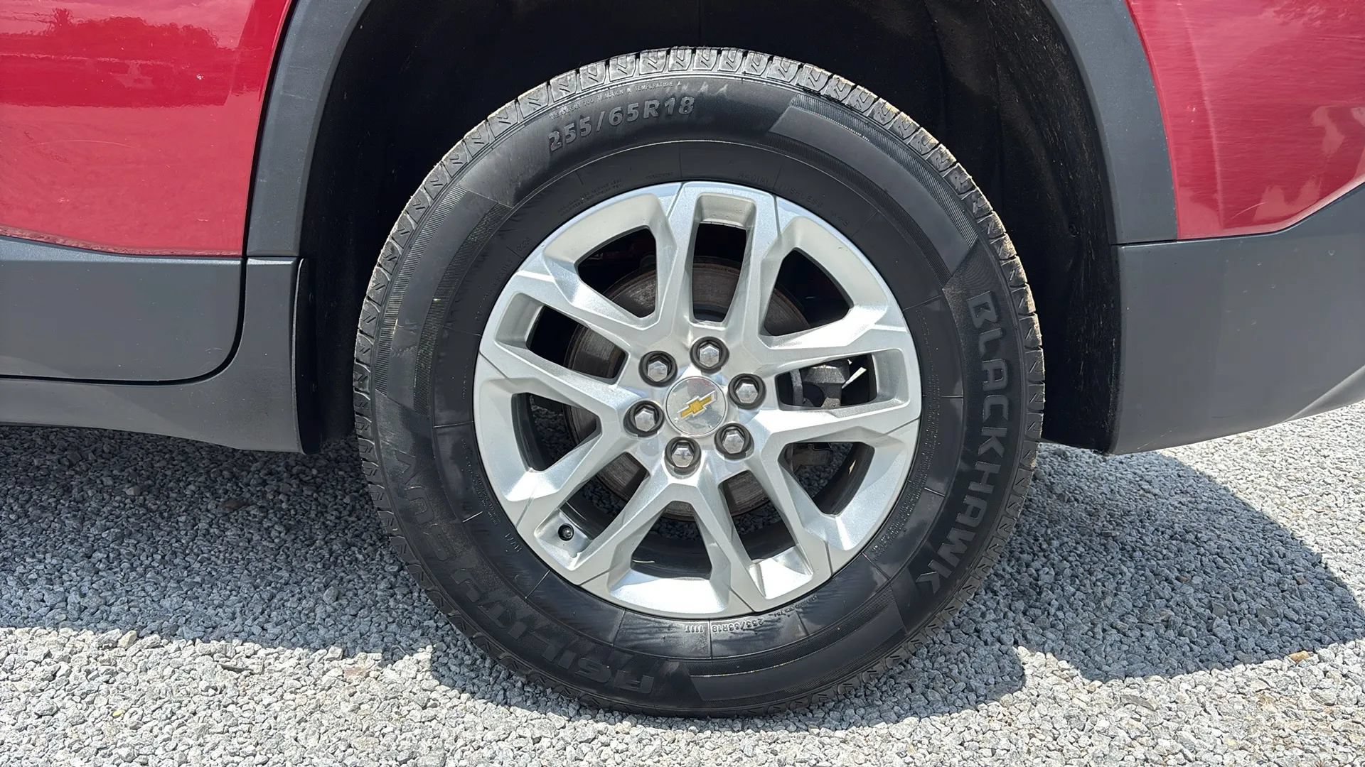 Used 2019 Chevrolet Traverse LT FWD image 2