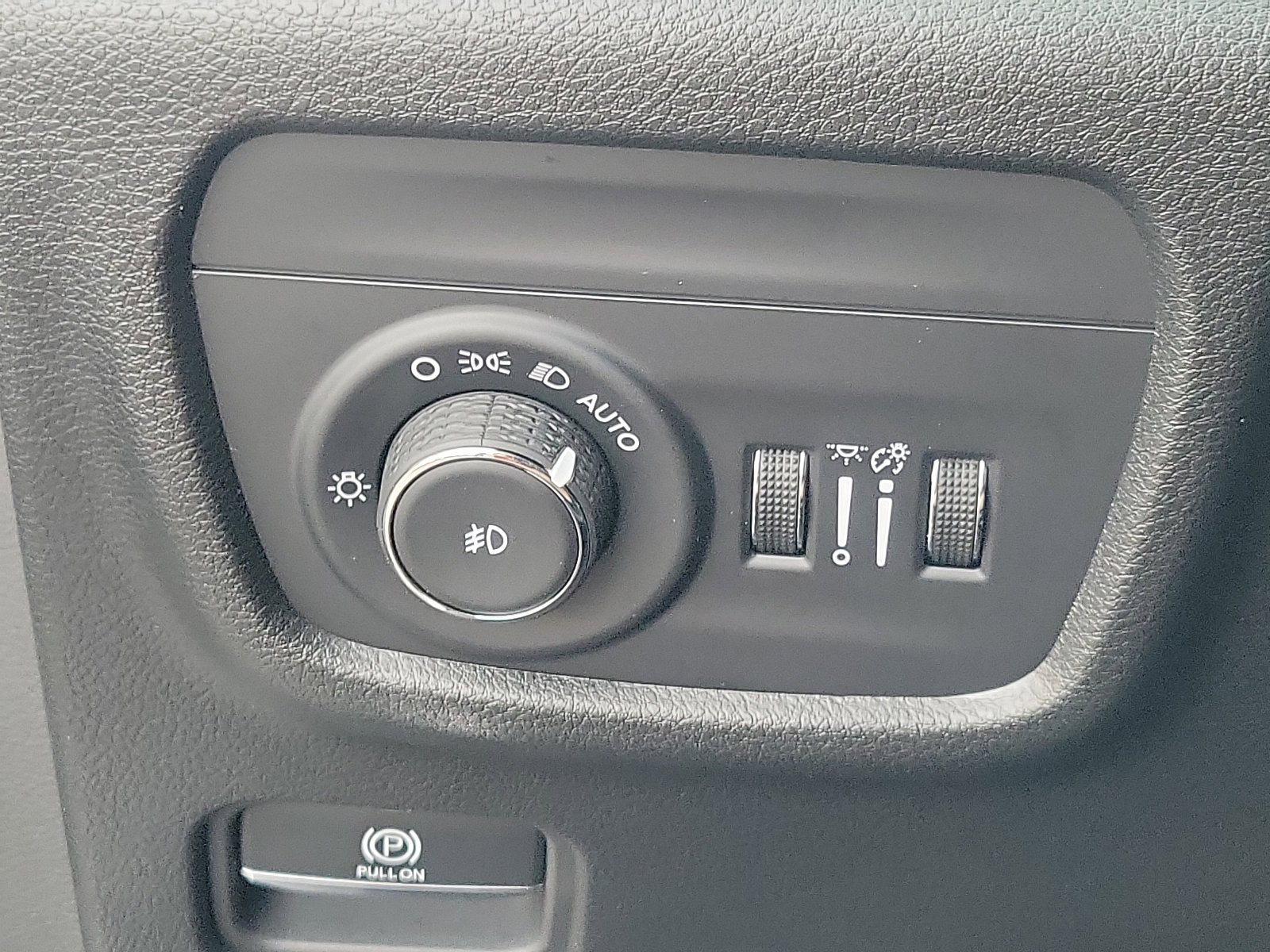 Certified 2023 Jeep Grand Cherokee Limited AWD/4WD image 24