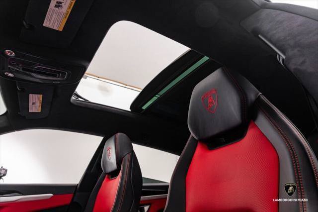 Used 2021 Lamborghini Urus AWD/4WD image 29