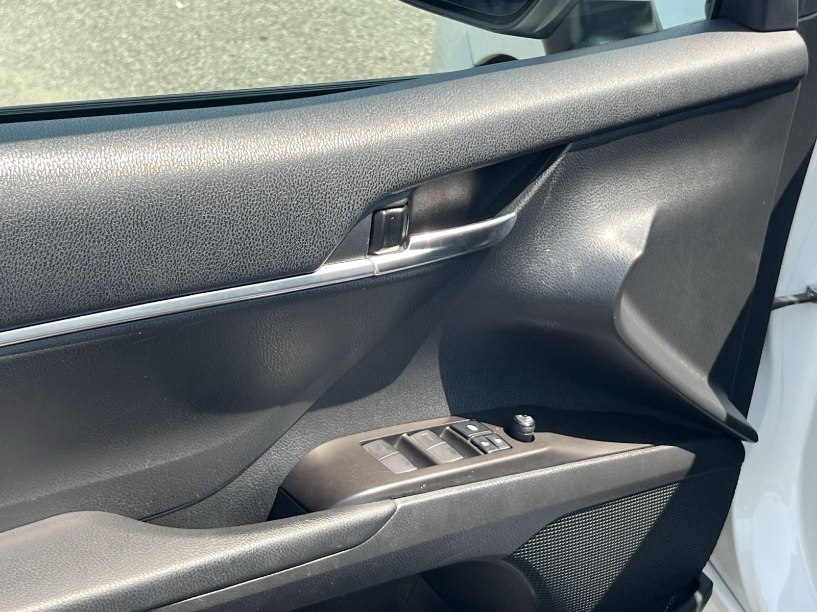 Used 2022 Toyota Camry SE FWD image 12