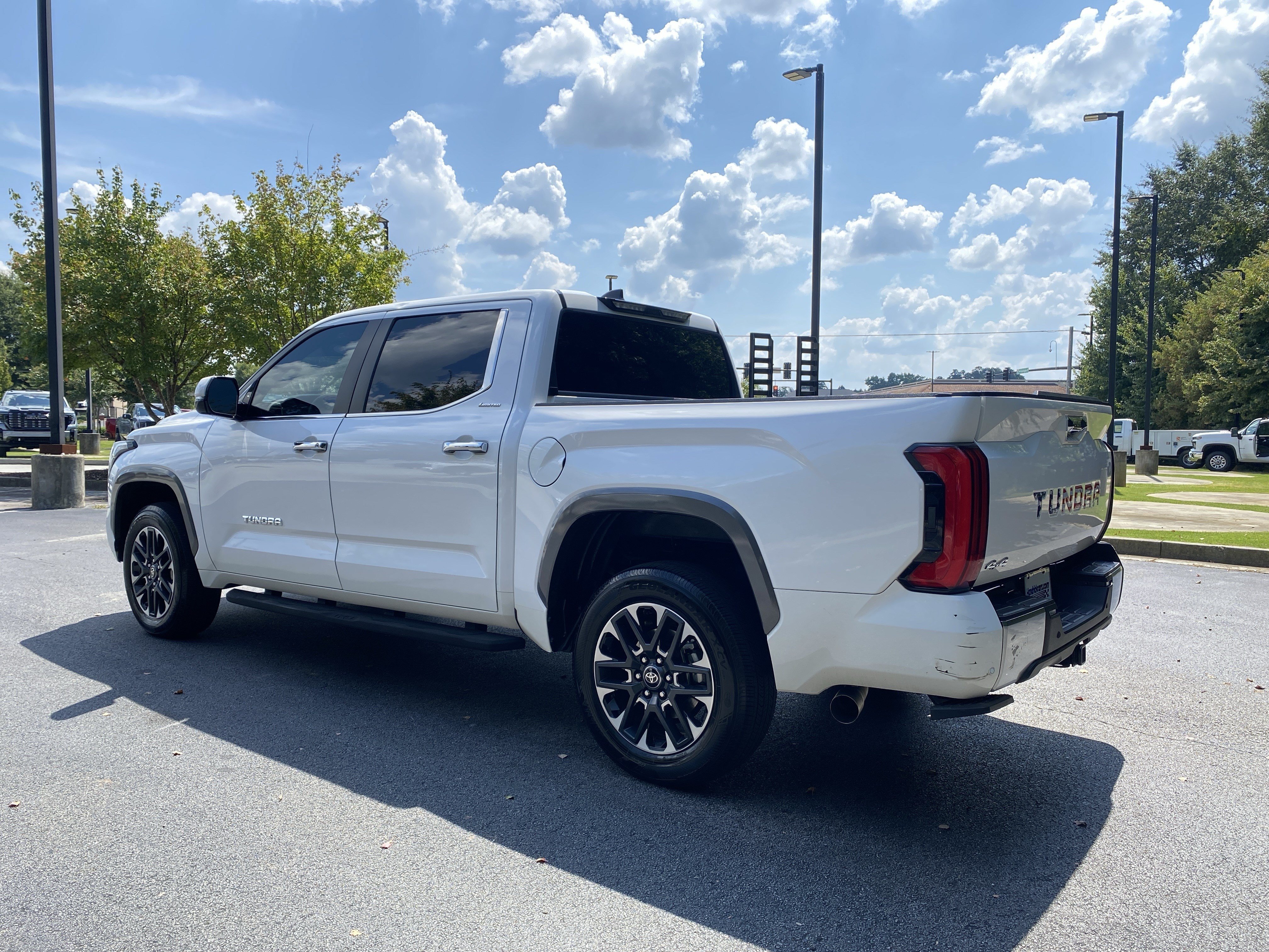 Used 2025 Toyota Tundra Limited AWD/4WD image 7