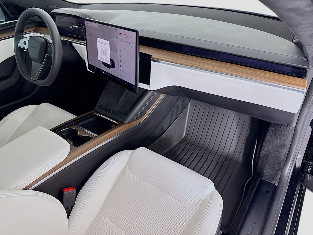 Used 2023 Tesla Model S Standard Range image 18