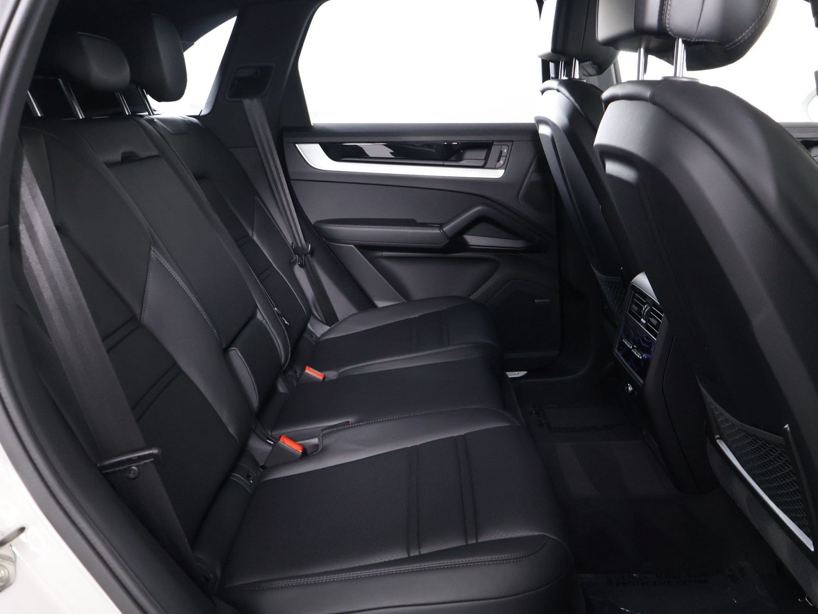 Certified 2026 Porsche Cayenne E-Hybrid AWD/4WD image 32