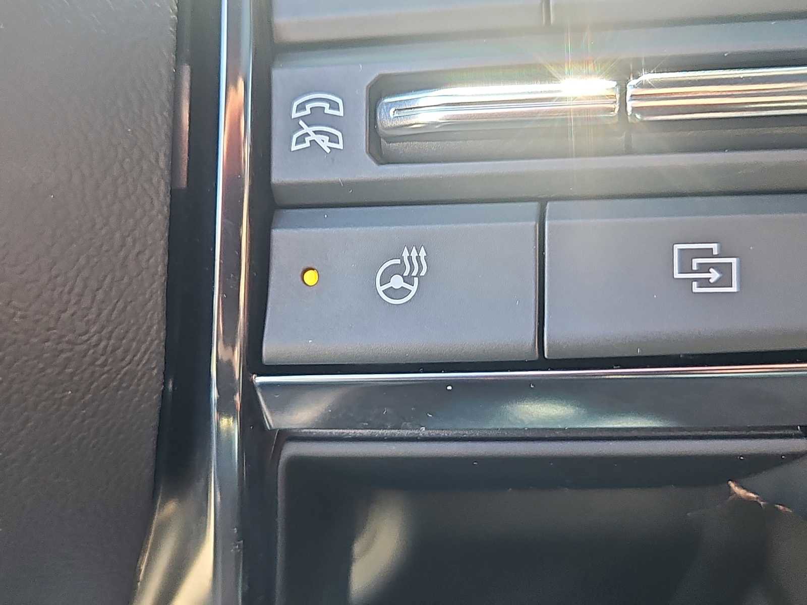 Used 2025 GMC Yukon AT4 w/ AT4 Premium Package image 24